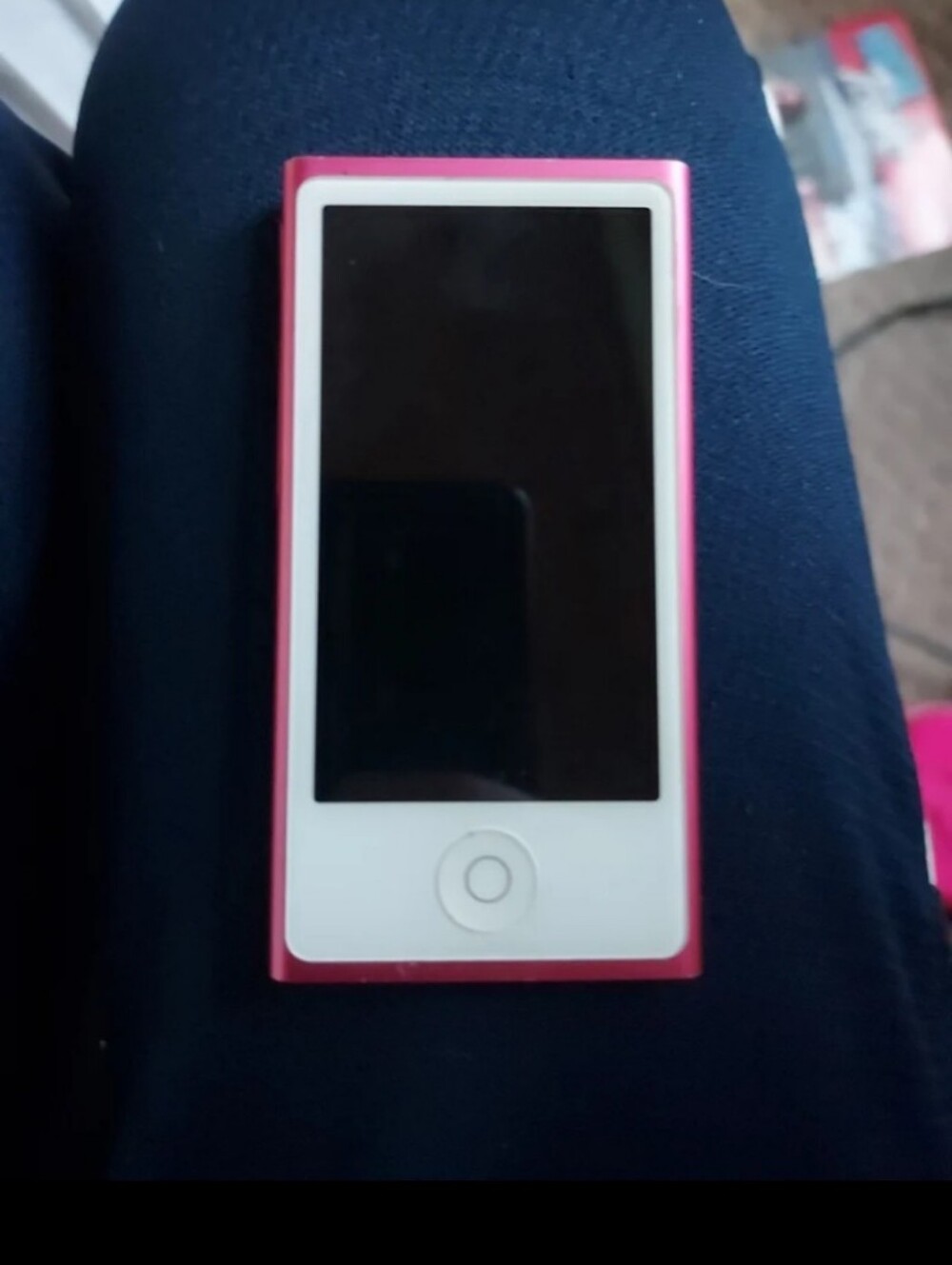 Apple iPod Nano 7th Generation 16GB - Hot Pink